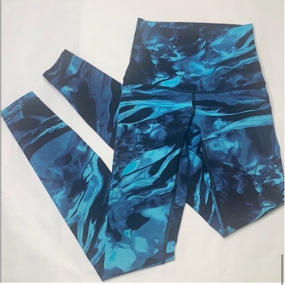 lululemon athletica Blue Patterned Leggings - Picture 8 of 16